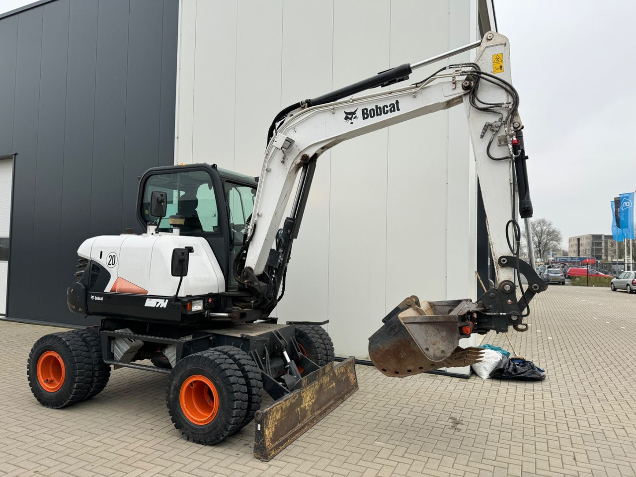 Bobcat E57W - Excavadora de ruedas: foto 1 Bobcat E57W - Excavadora de ruedas: foto 1