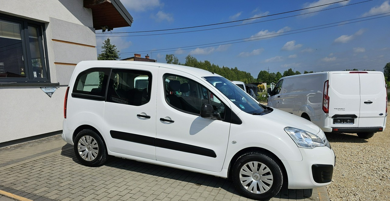 Citroen Berlingo II 5 -osobowy*29450 zł netto* - Coche: foto 5 Citroen Berlingo II 5 -osobowy*29450 zł netto* - Coche: foto 5