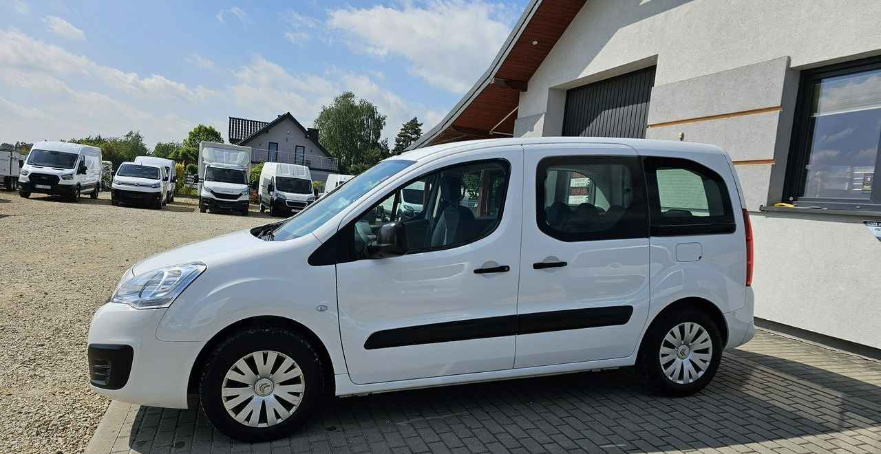 Citroen Berlingo II 5 -osobowy*29450 zł netto* - Coche: foto 4 Citroen Berlingo II 5 -osobowy*29450 zł netto* - Coche: foto 4