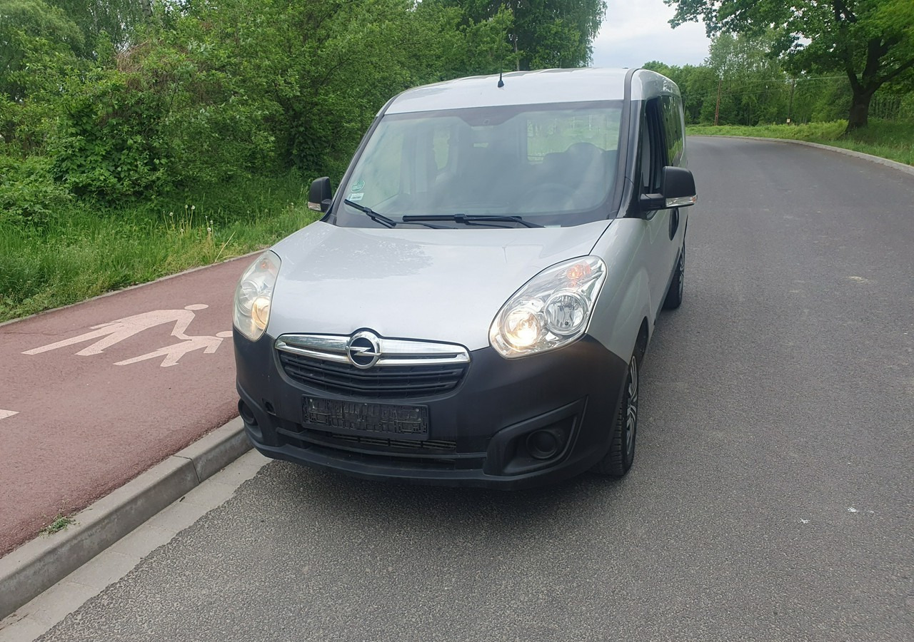 Fiat Doblo long*combo *doblo* krajówka *fv vat 23%* - Furgoneta combi: foto 2 Fiat Doblo long*combo *doblo* krajówka *fv vat 23%* - Furgoneta combi: foto 2