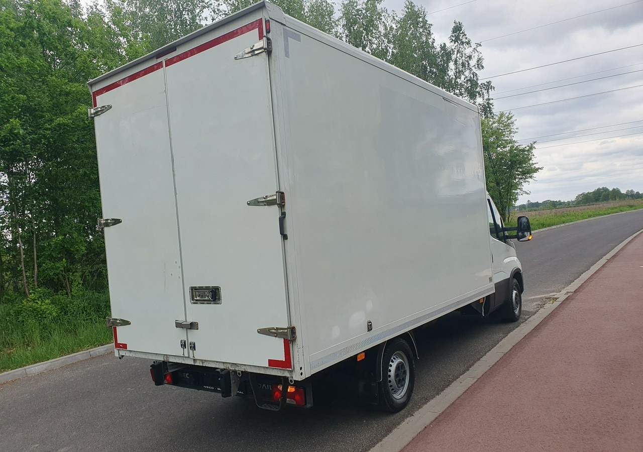 Iveco 35 Daily 35S14 klima * 3 osobowy *nowy rozrząd * - Furgoneta caja cerrada: foto 4 Iveco 35 Daily 35S14 klima * 3 osobowy *nowy rozrząd * - Furgoneta caja cerrada: foto 4