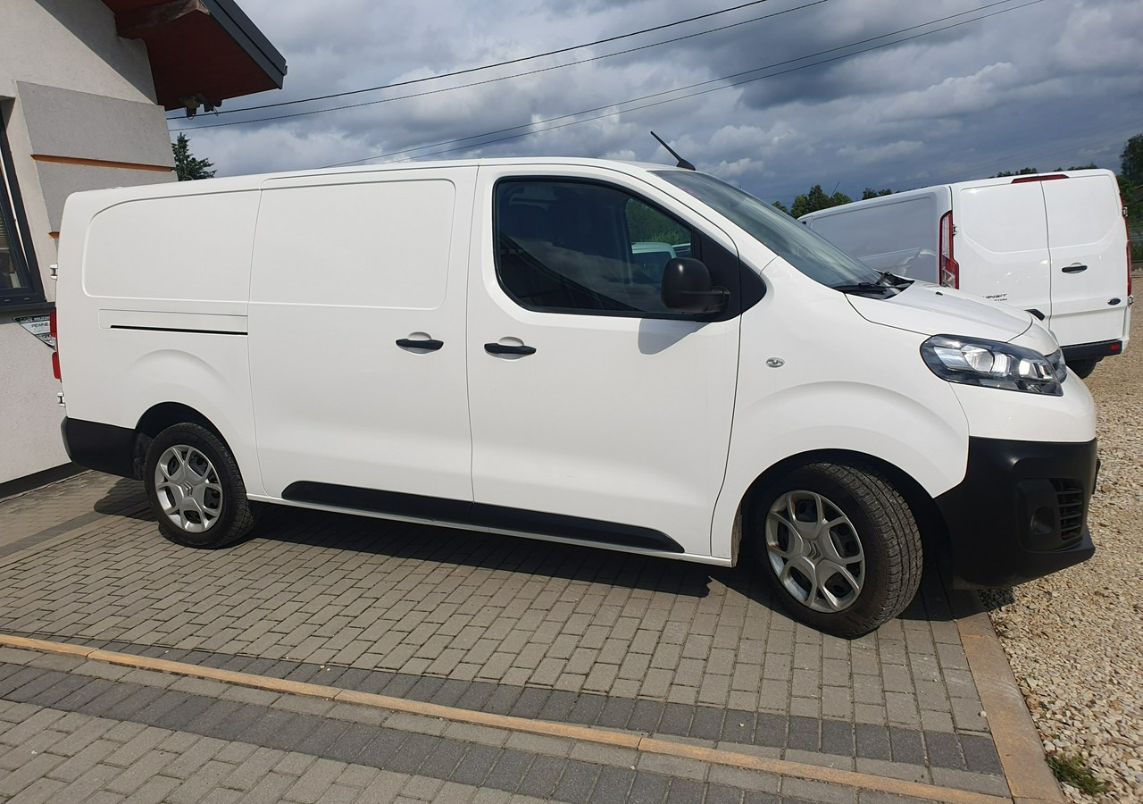 Opel Vivaro 2,0 Diesel | 160 tyś.km | Stan bdb! - Furgón: foto 4 Opel Vivaro 2,0 Diesel | 160 tyś.km | Stan bdb! - Furgón: foto 4