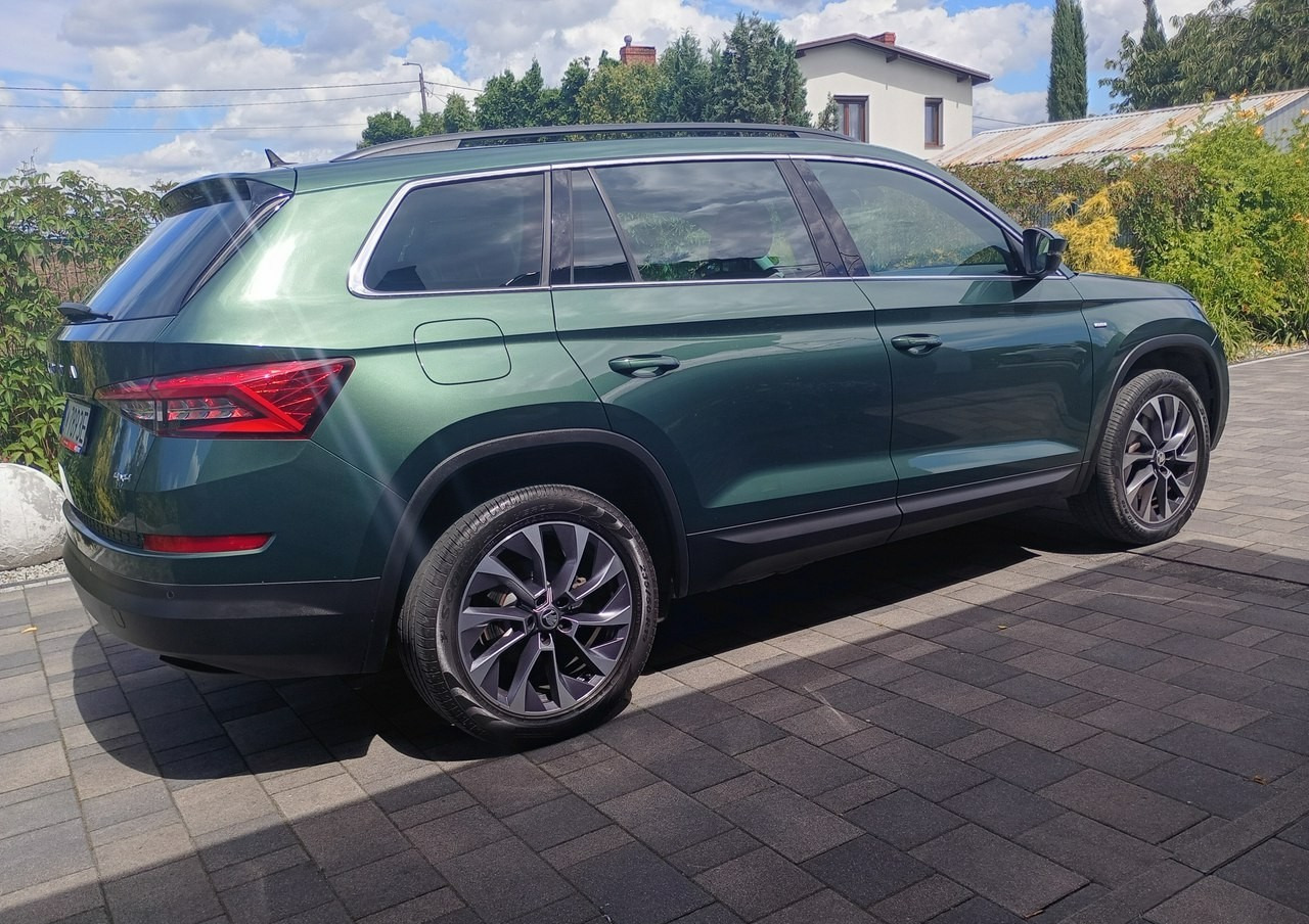 Skoda Kodiaq Skoda Kodiaq Skoda Kodiaq 2.0 4x4 Wersja Drive na 125 lecie - SUV/ Todoterreno: foto 4 Skoda Kodiaq Skoda Kodiaq Skoda Kodiaq 2.0 4x4 Wersja Drive na 125 lecie - SUV/ Todoterreno: foto 4