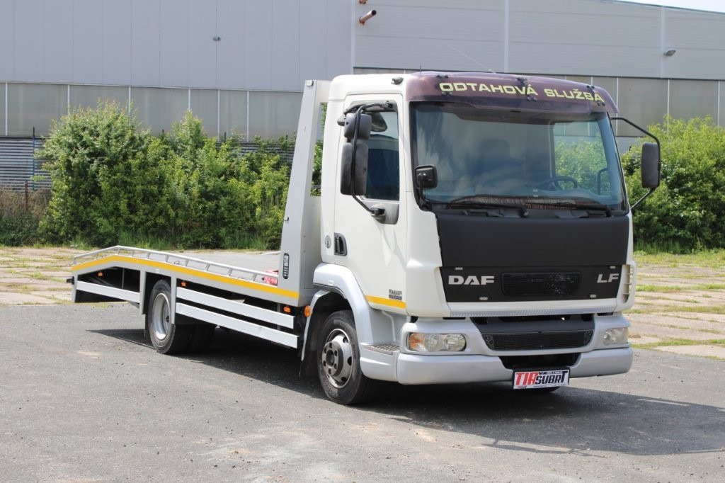 DAF FA LF 45.130 ODTAHOVÉ VOZIDLO - Grua de remolque autos: foto 1 DAF FA LF 45.130 ODTAHOVÉ VOZIDLO - Grua de remolque autos: foto 1