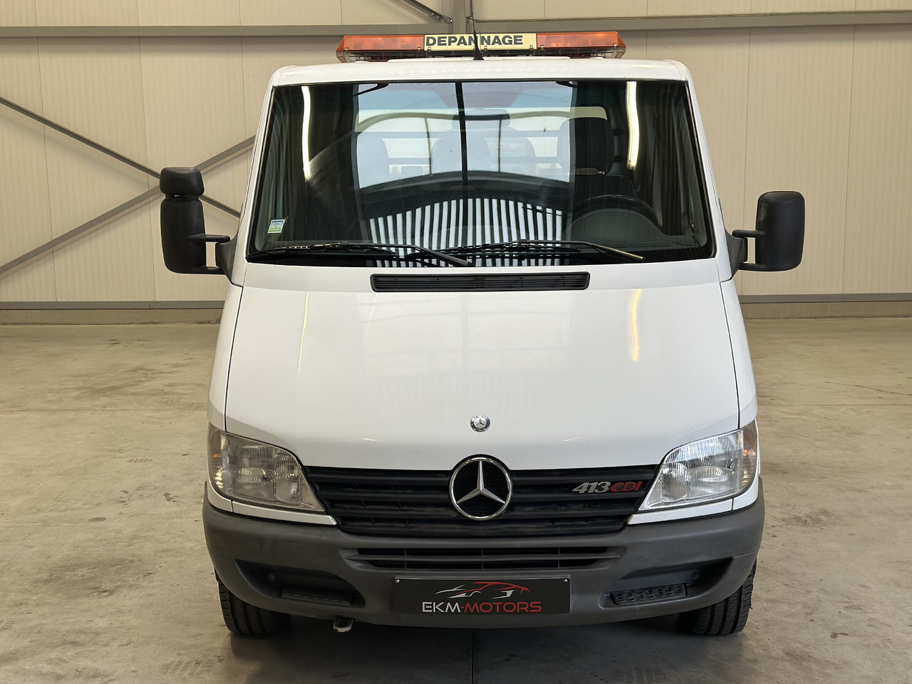 Mersedes Sprinter 413 - Grua de remolque autos: foto 2 Mersedes Sprinter 413 - Grua de remolque autos: foto 2