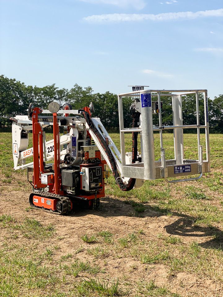 Easylift R130 - Plataforma articulada: foto 4 Easylift R130 - Plataforma articulada: foto 4