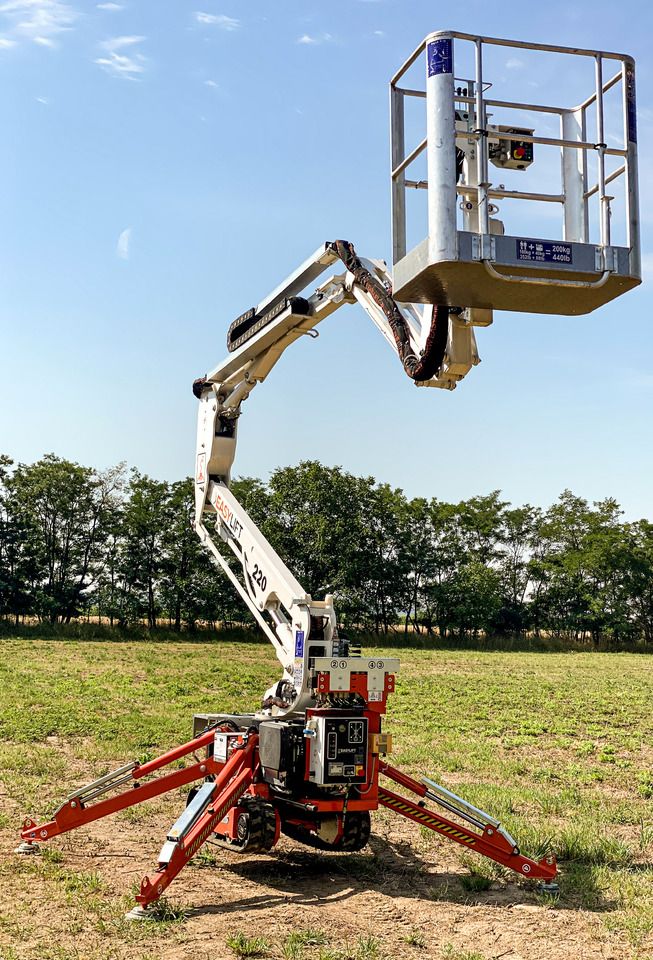 Easylift R130 - Plataforma articulada: foto 2 Easylift R130 - Plataforma articulada: foto 2