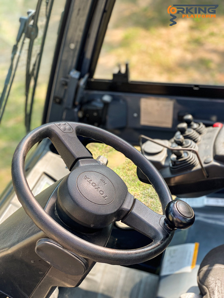 Toyota 8 FBMT 30 - Carretilla elevadora eléctrica: foto 5 Toyota 8 FBMT 30 - Carretilla elevadora eléctrica: foto 5