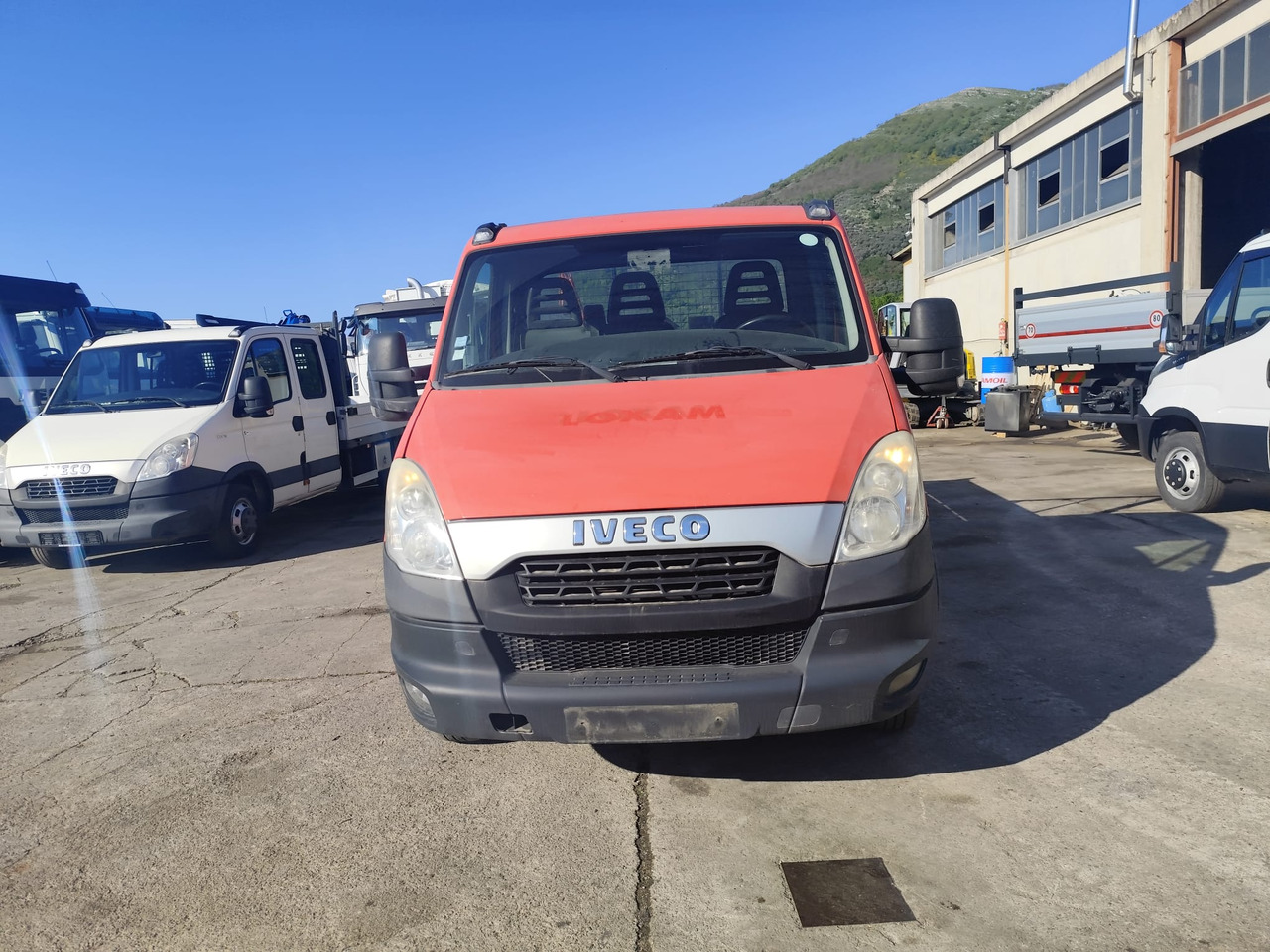 Furgoneta basculante IVECO DAILY 35C13: foto 23