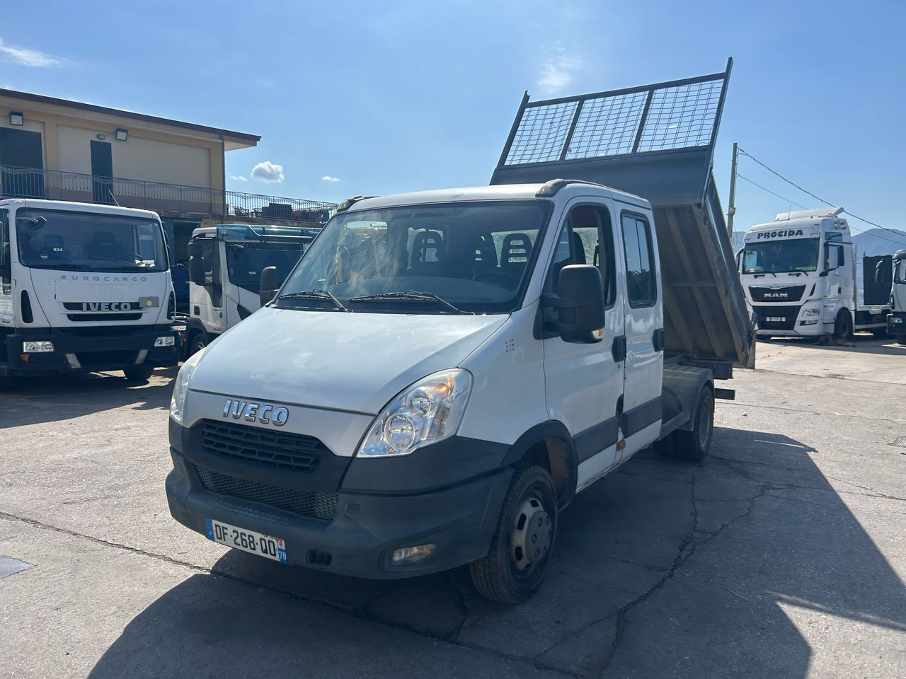 IVECO DAILY 35C13 - Furgoneta basculante: foto 1 IVECO DAILY 35C13 - Furgoneta basculante: foto 1