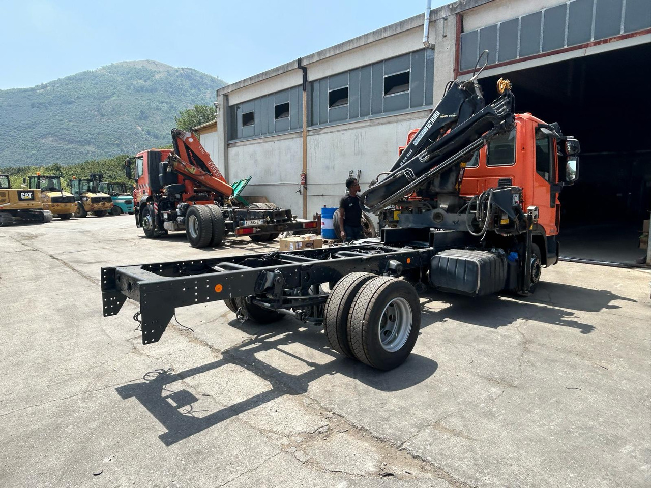 IVECO EUROCARGO 120-190L - Camión grúa: foto 4 IVECO EUROCARGO 120-190L - Camión grúa: foto 4