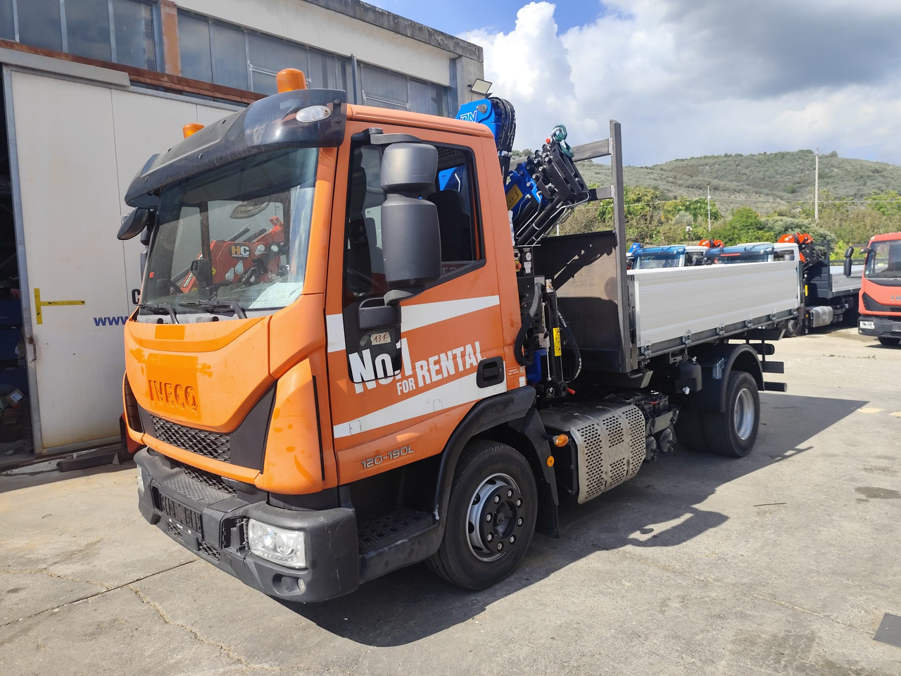 IVECO EUROCARGO 120-90L - Camión grúa: foto 3 IVECO EUROCARGO 120-90L - Camión grúa: foto 3