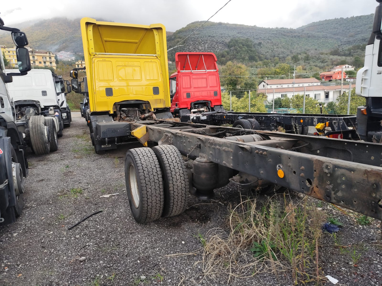 IVECO EUROCARGO 120E28P - Camión chasis: foto 2 IVECO EUROCARGO 120E28P - Camión chasis: foto 2