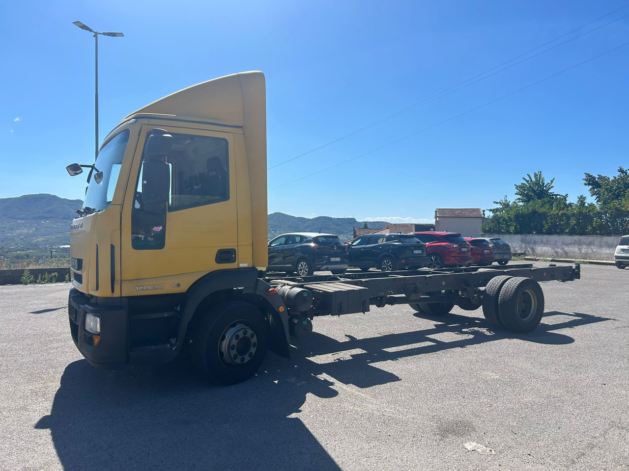 IVECO EUROCARGO 120E28P - Camión chasis: foto 5 IVECO EUROCARGO 120E28P - Camión chasis: foto 5