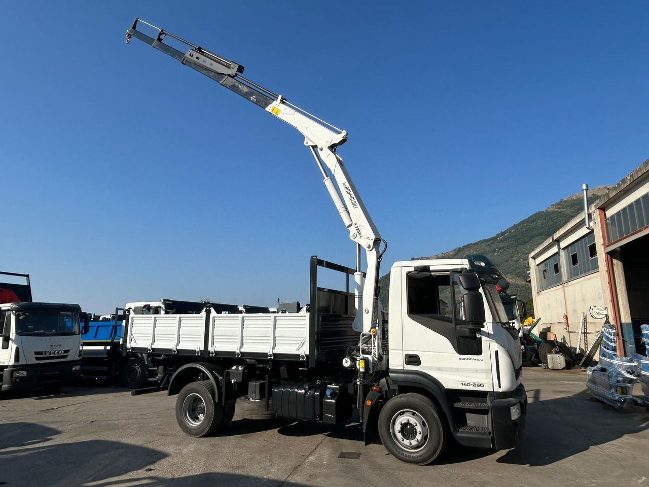 Camión grúa, Camión volquete IVECO EUROCARGO 140-250: foto 41