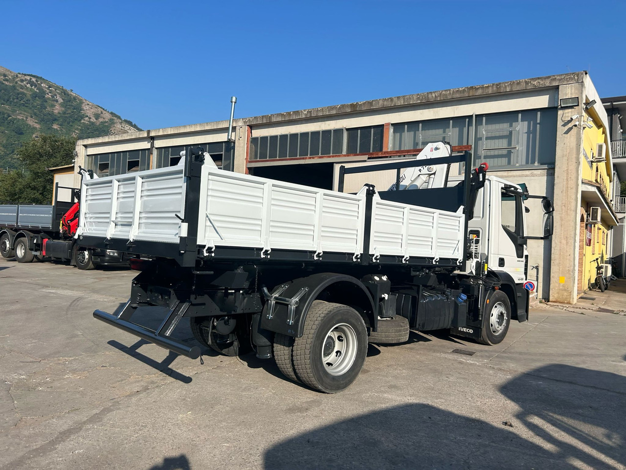 Camión grúa, Camión volquete IVECO EUROCARGO 140-250: foto 47