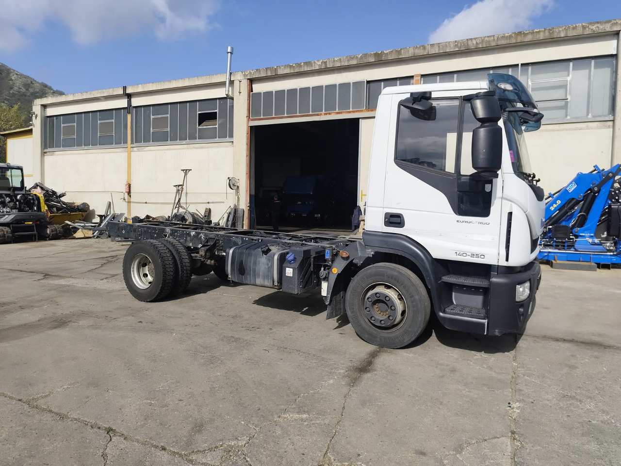 IVECO EUROCARGO 140-250 - Camión chasis: foto 5 IVECO EUROCARGO 140-250 - Camión chasis: foto 5