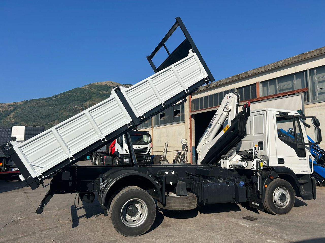 Camión grúa, Camión volquete IVECO EUROCARGO 140-250: foto 18
