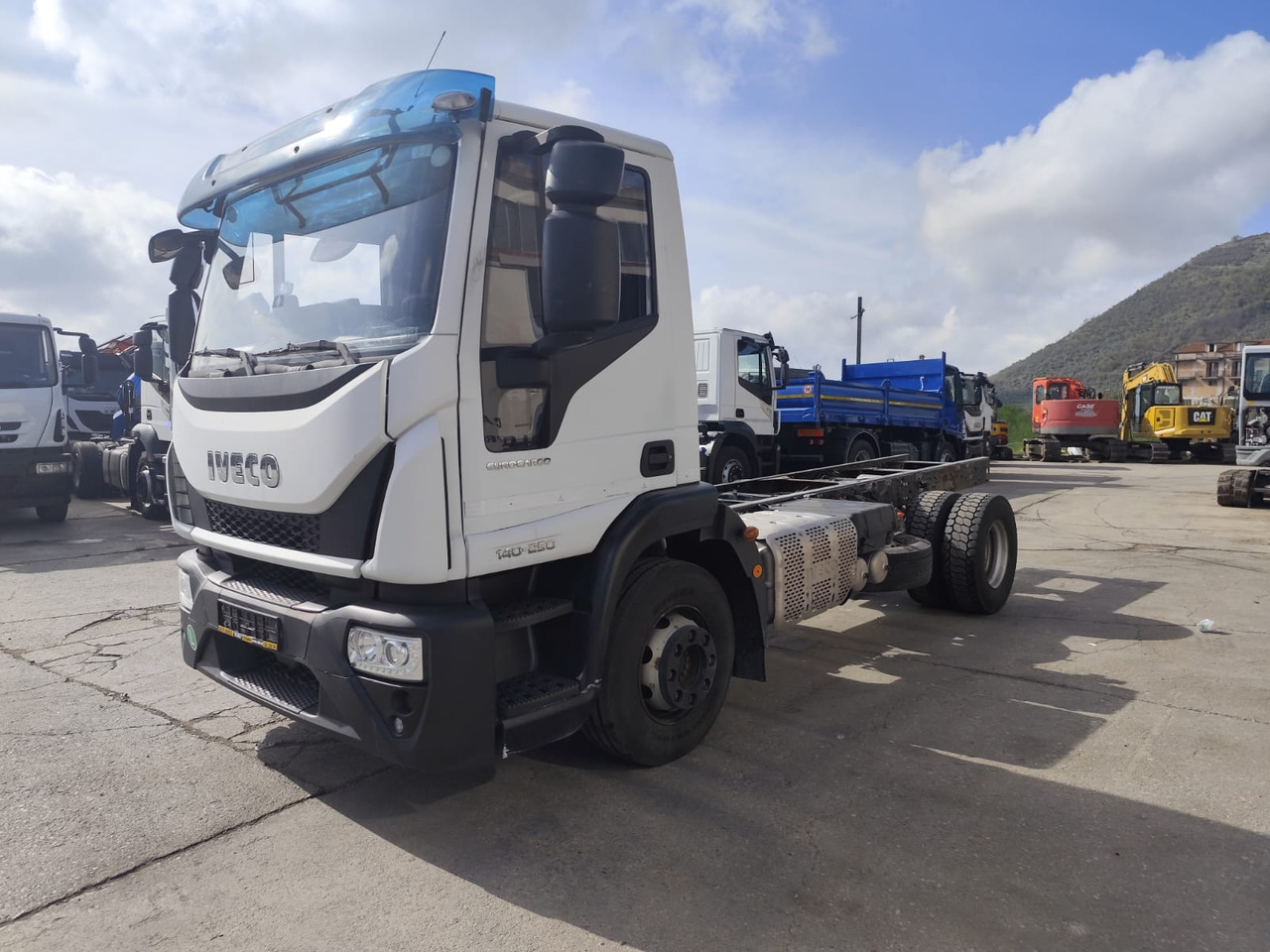 IVECO EUROCARGO 140-250 - Camión chasis: foto 1 IVECO EUROCARGO 140-250 - Camión chasis: foto 1