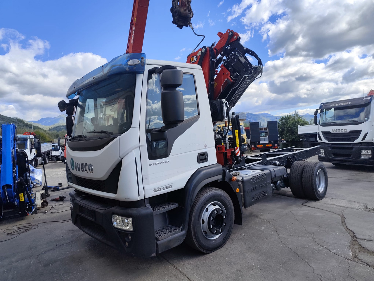 IVECO EUROCARGO 160-280 - Camión volquete, Camión grúa: foto 1 IVECO EUROCARGO 160-280 - Camión volquete, Camión grúa: foto 1