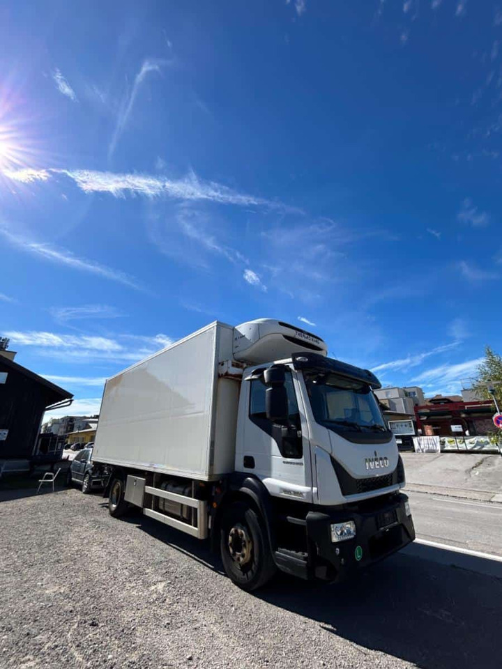 IVECO EUROCARGO 160-280 - Camión caja cerrada, Camión grúa: foto 3 IVECO EUROCARGO 160-280 - Camión caja cerrada, Camión grúa: foto 3