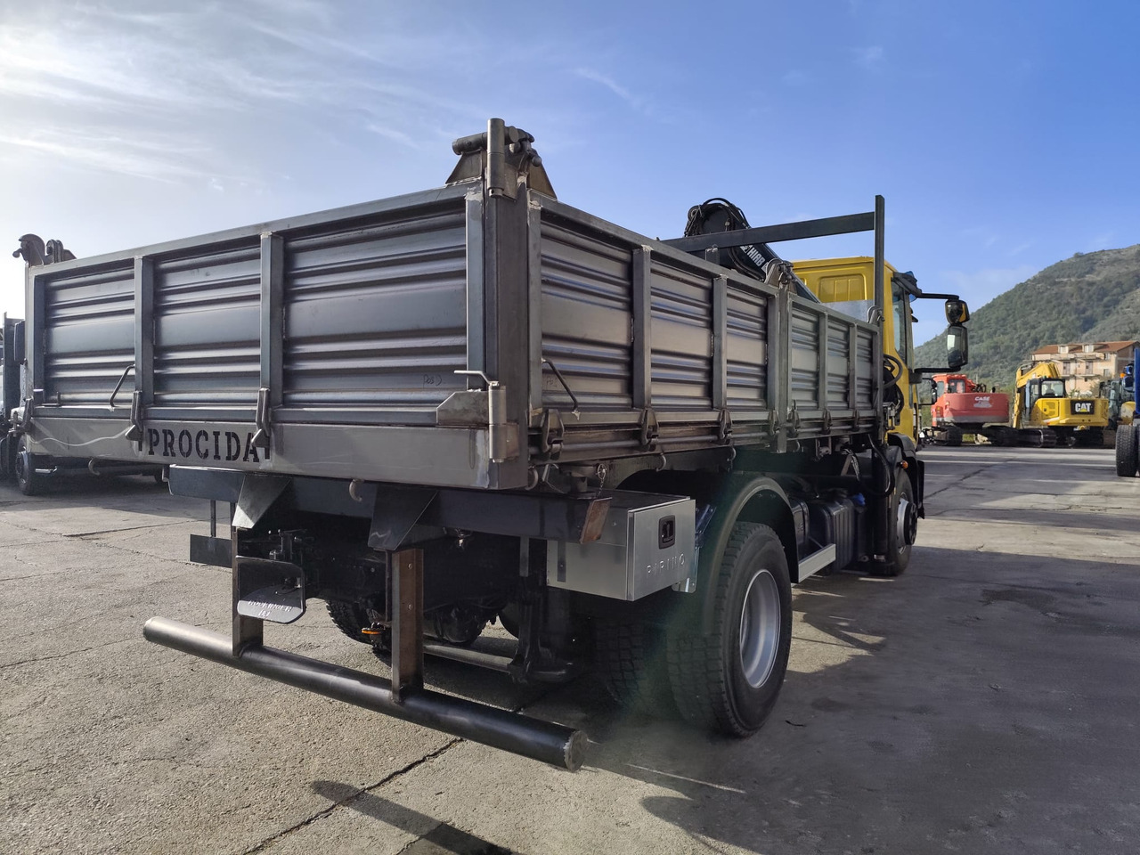 IVECO EUROCARGO 160E30 - Camión grúa: foto 4 IVECO EUROCARGO 160E30 - Camión grúa: foto 4