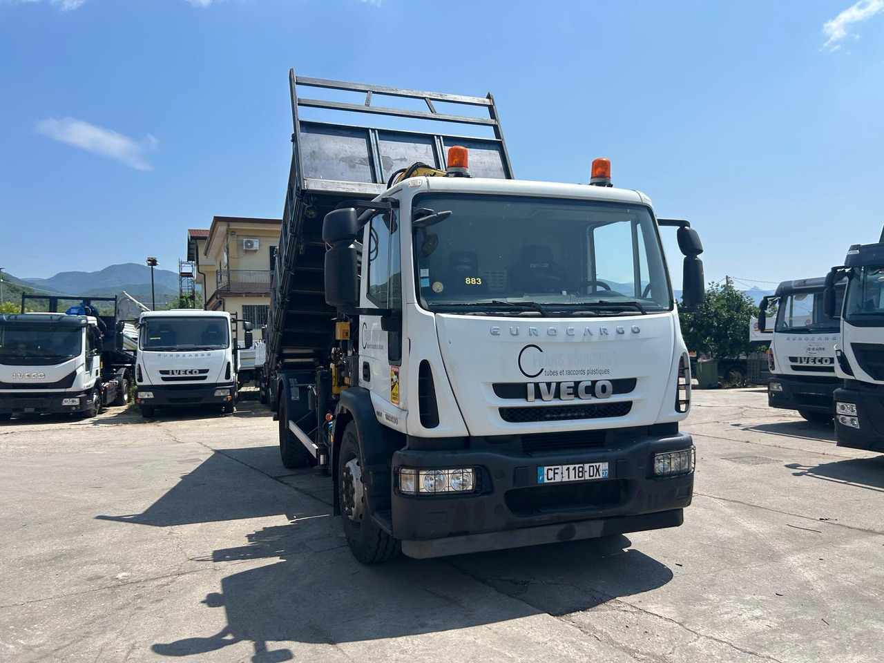IVECO EUROCARGO 180E30 - Camión volquete, Camión grúa: foto 4 IVECO EUROCARGO 180E30 - Camión volquete, Camión grúa: foto 4