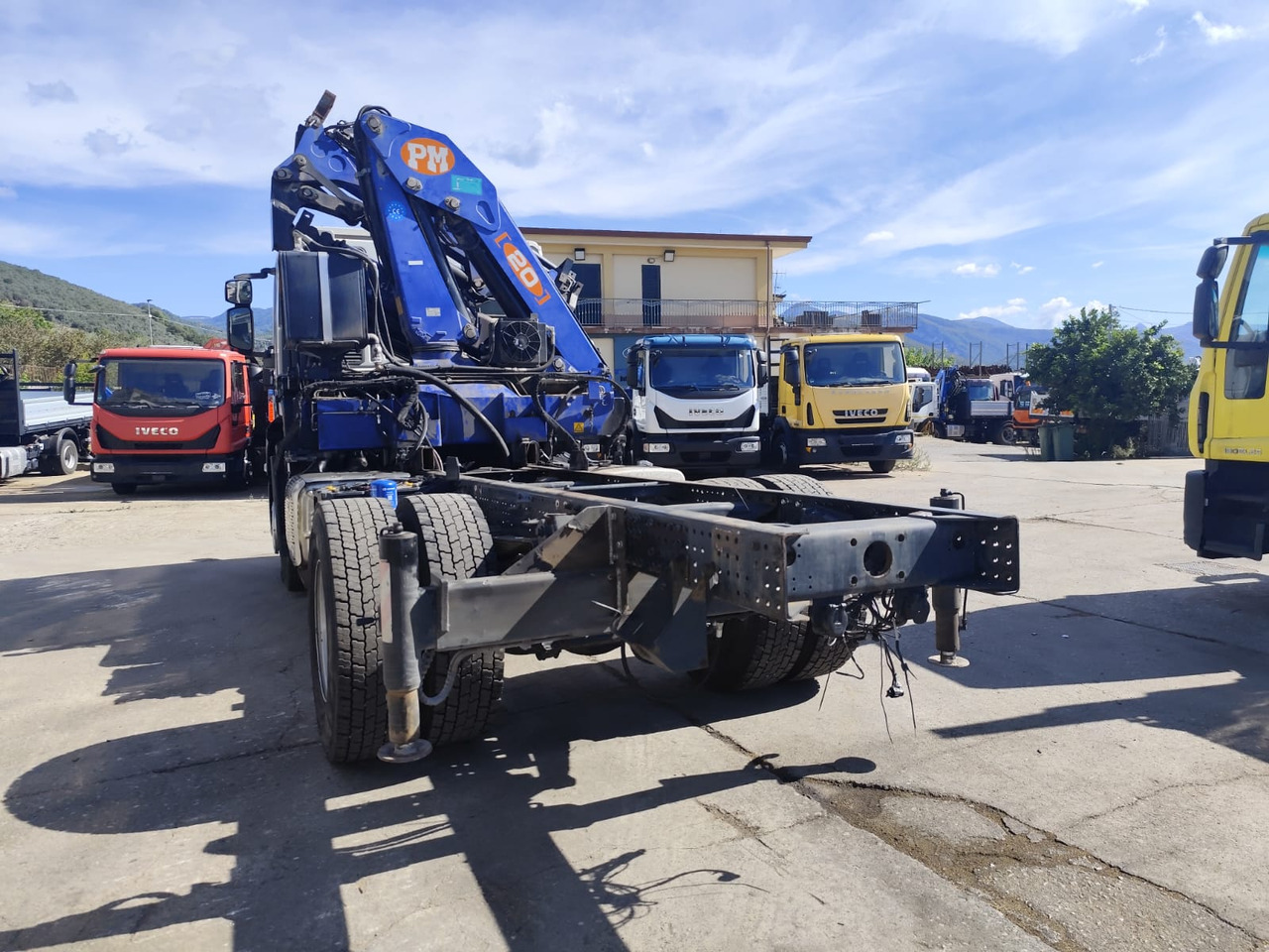 IVECO STRALIS 190S31 - Camión grúa: foto 4 IVECO STRALIS 190S31 - Camión grúa: foto 4