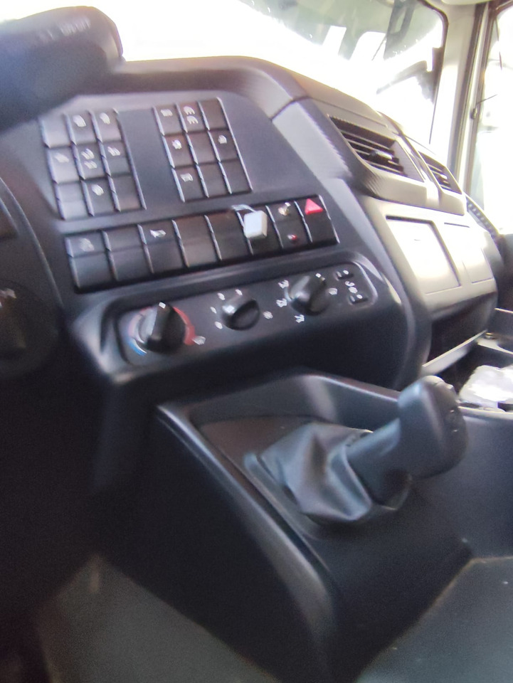 IVECO STRALIS AD 260S31 XP - Camión chasis: foto 2 IVECO STRALIS AD 260S31 XP - Camión chasis: foto 2