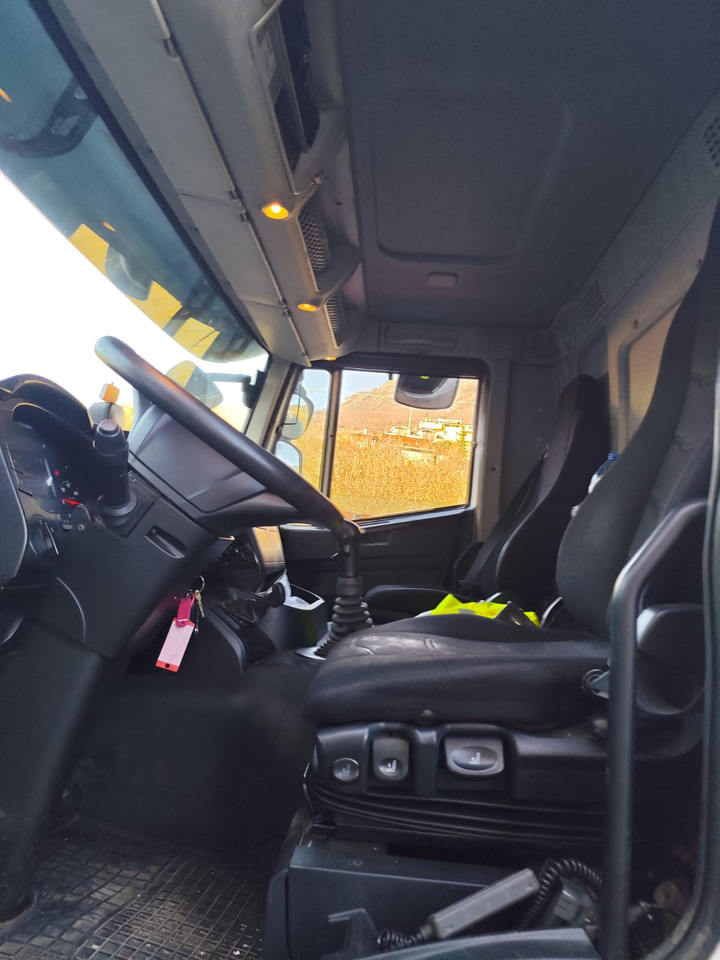 IVECO STRALIS AD 260S31 XP - Camión chasis: foto 4 IVECO STRALIS AD 260S31 XP - Camión chasis: foto 4