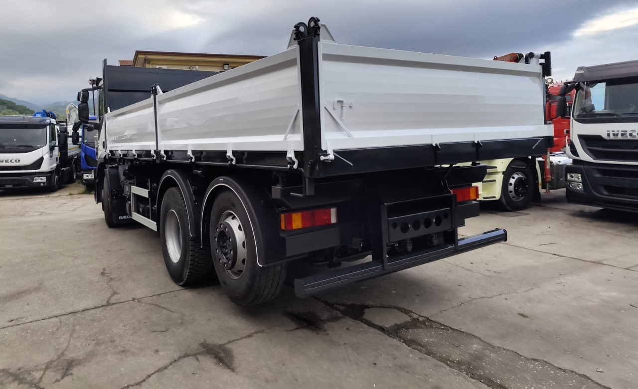 IVECO STRALIS AD 260S31 XP - Camión volquete: foto 2 IVECO STRALIS AD 260S31 XP - Camión volquete: foto 2