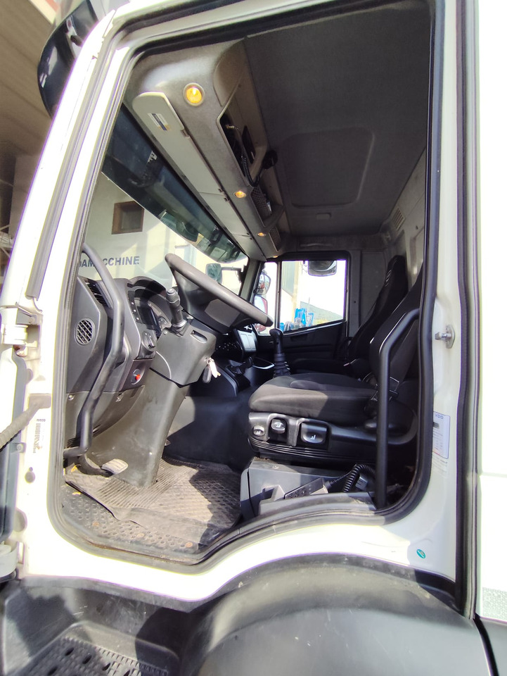 IVECO STRALIS AD 260S31 Y/P - Camión volquete, Camión grúa: foto 2 IVECO STRALIS AD 260S31 Y/P - Camión volquete, Camión grúa: foto 2