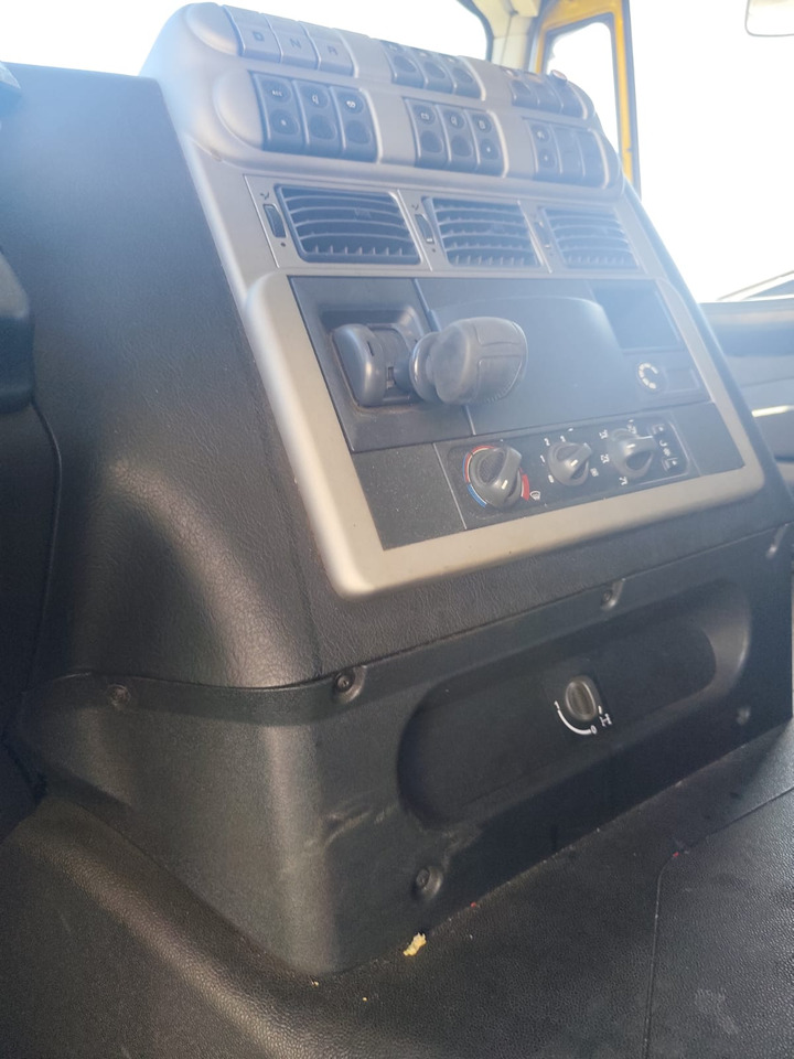 IVECO STRALIS CUBE AD260S42 - Camión caja abierta: foto 4 IVECO STRALIS CUBE AD260S42 - Camión caja abierta: foto 4