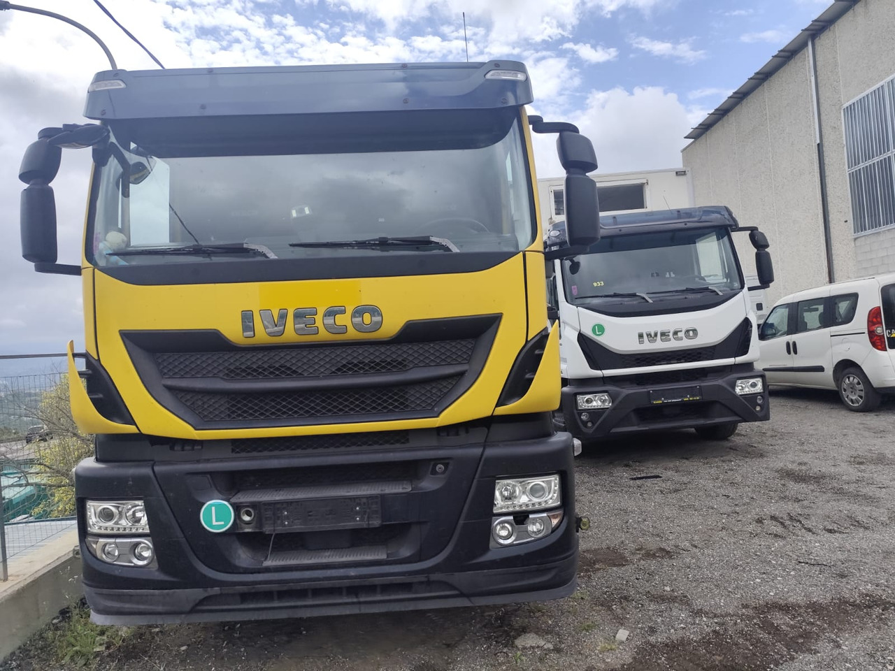 Camión chasis IVECO STRALIS HI-STREET AD190S42: foto 14