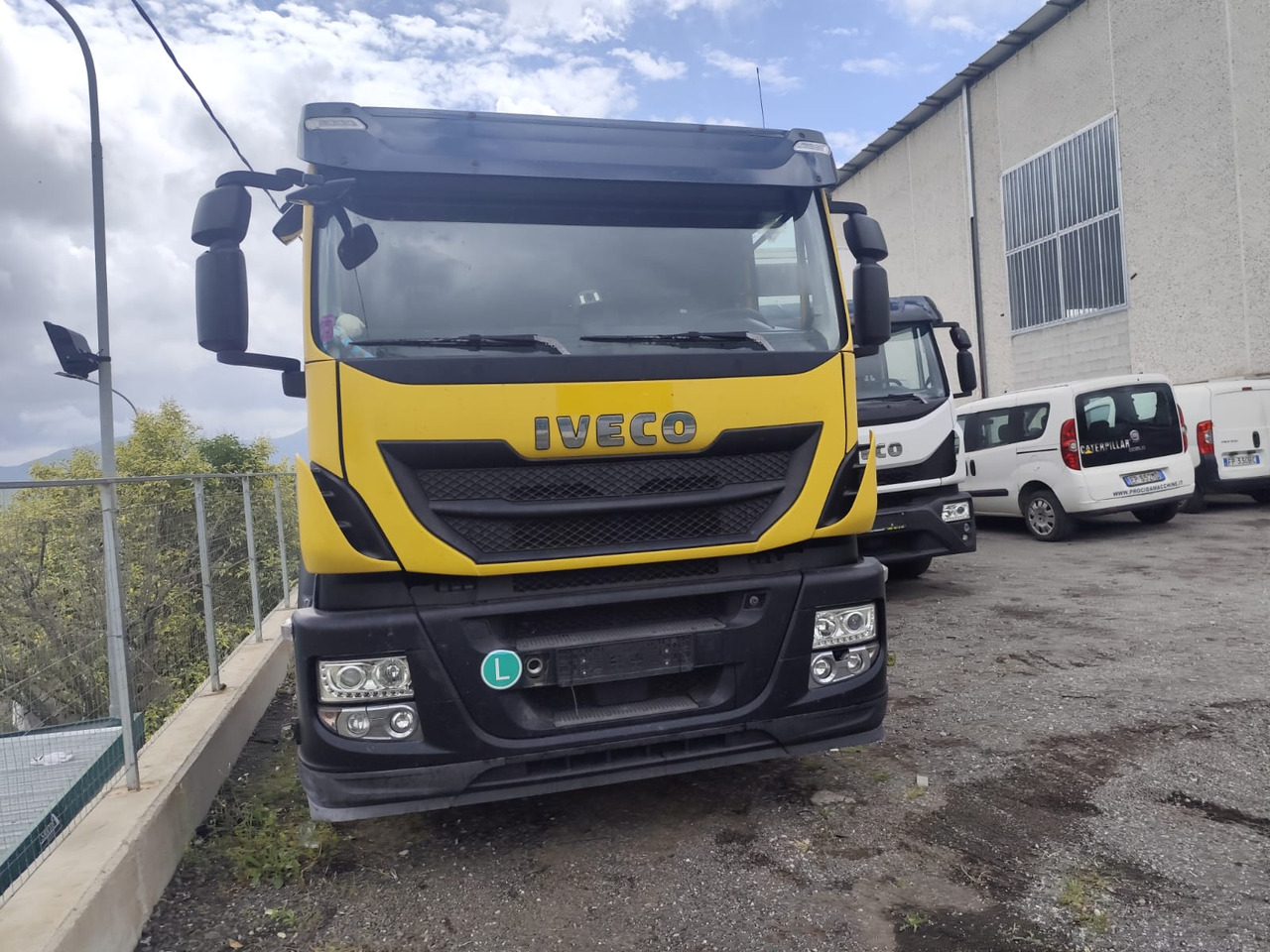 Camión chasis IVECO STRALIS HI-STREET AD190S42: foto 13
