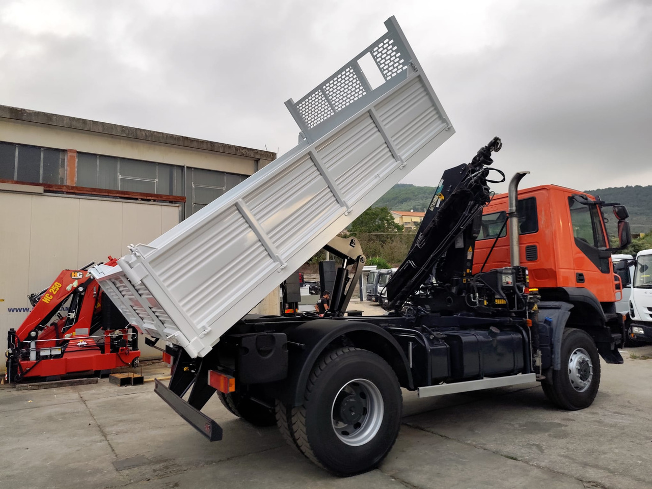 Camión grúa, Camión volquete IVECO TRAKKER 190T36: foto 10