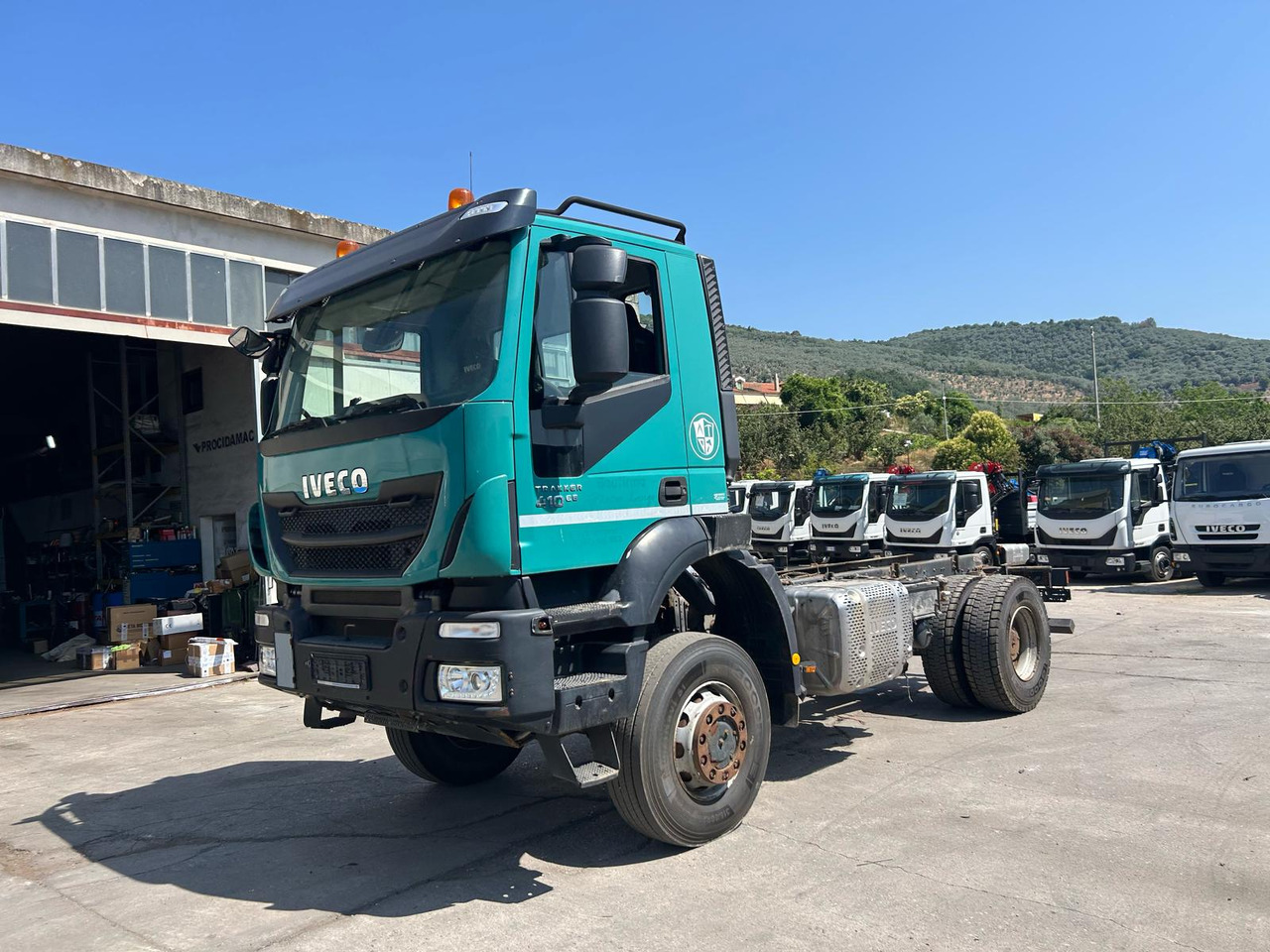 IVECO TRAKKER 190T41 - Camión chasis: foto 3 IVECO TRAKKER 190T41 - Camión chasis: foto 3