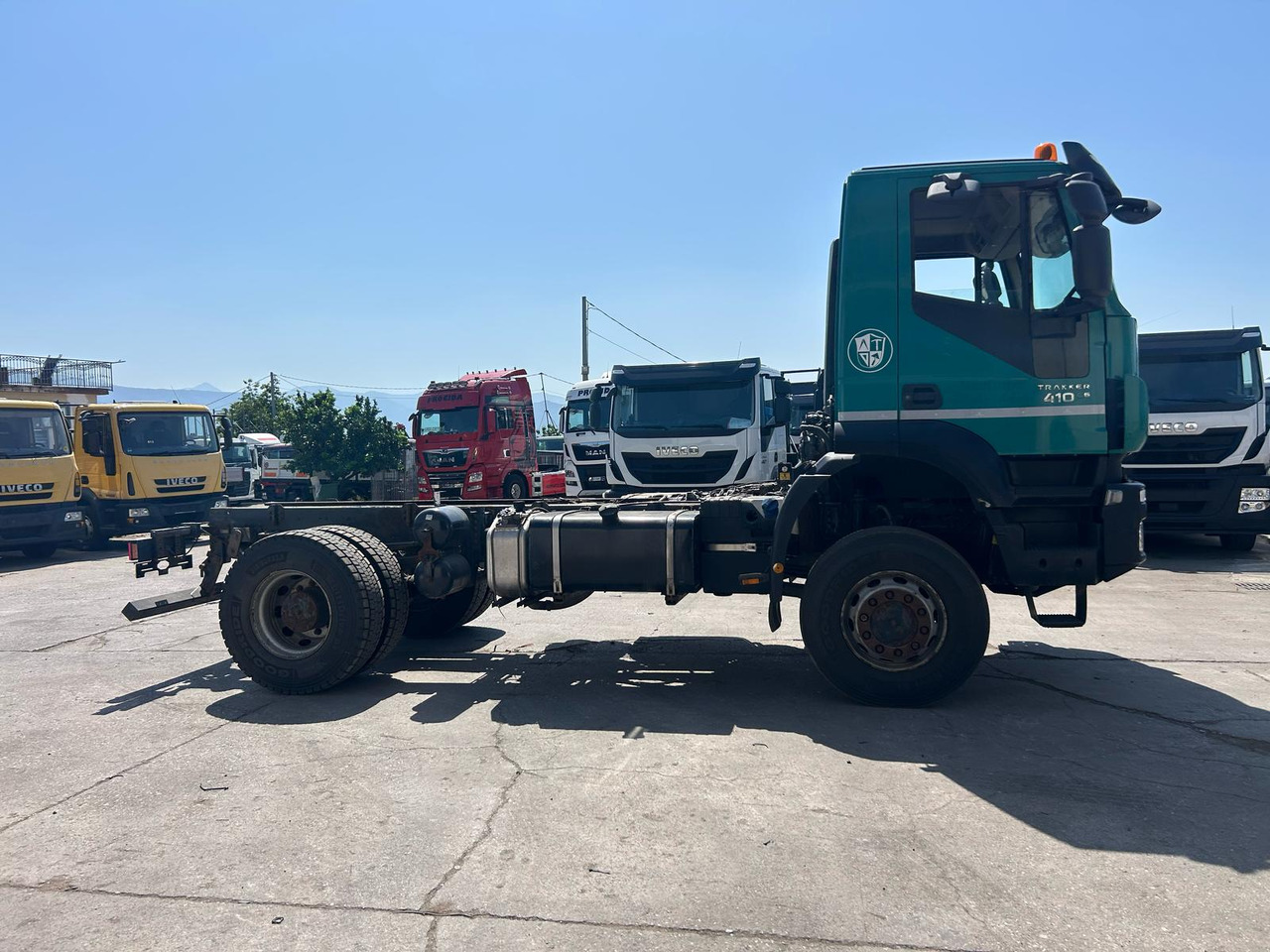 Camión chasis IVECO TRAKKER 190T41: foto 10