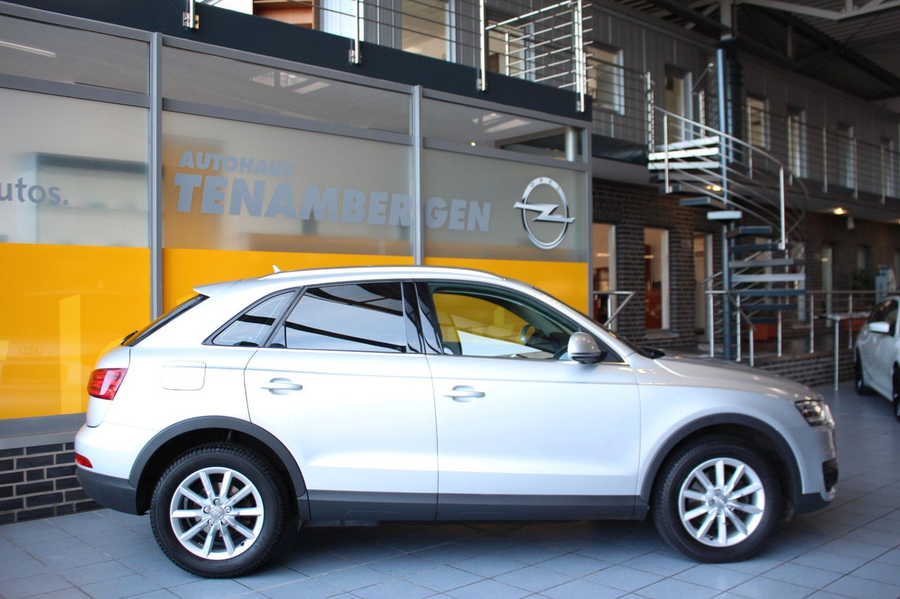 Audi Q3 2.0 TDI quattro Xenon Navi Sitzheizung AHK - SUV/ Todoterreno: foto 3 Audi Q3 2.0 TDI quattro Xenon Navi Sitzheizung AHK - SUV/ Todoterreno: foto 3