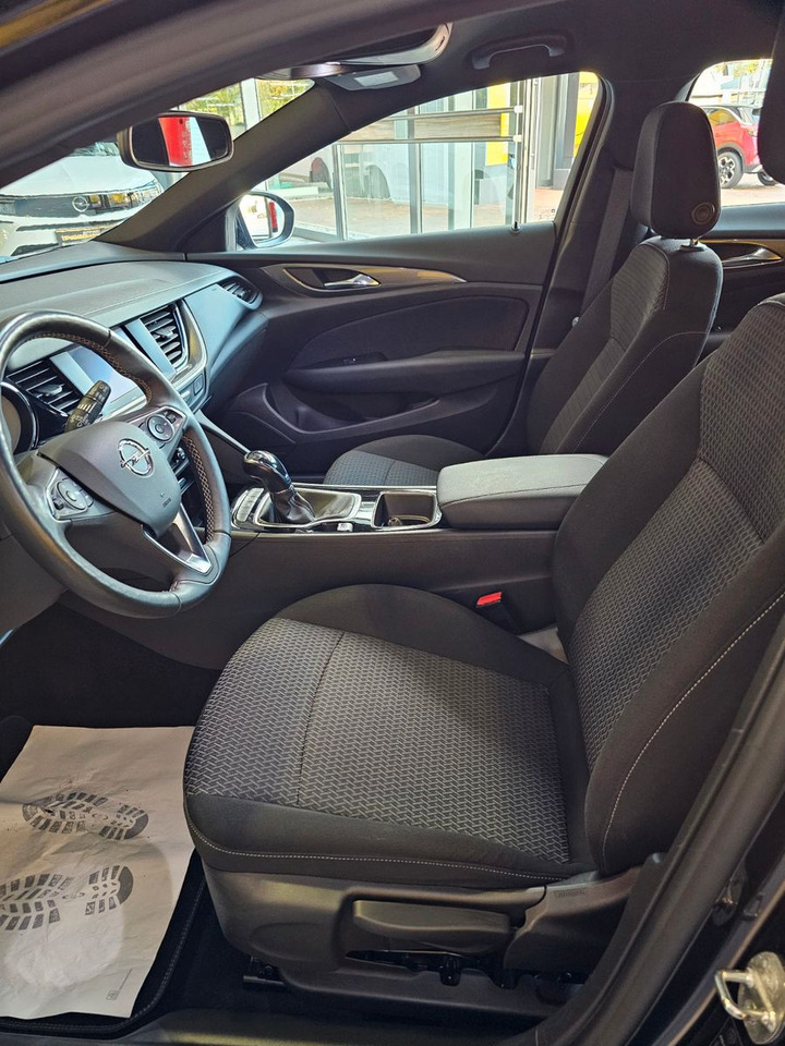 Opel Insignia B ST SHZ LHzg Carplay PDC Spurassistent - Coche familiar: foto 5 Opel Insignia B ST SHZ LHzg Carplay PDC Spurassistent - Coche familiar: foto 5
