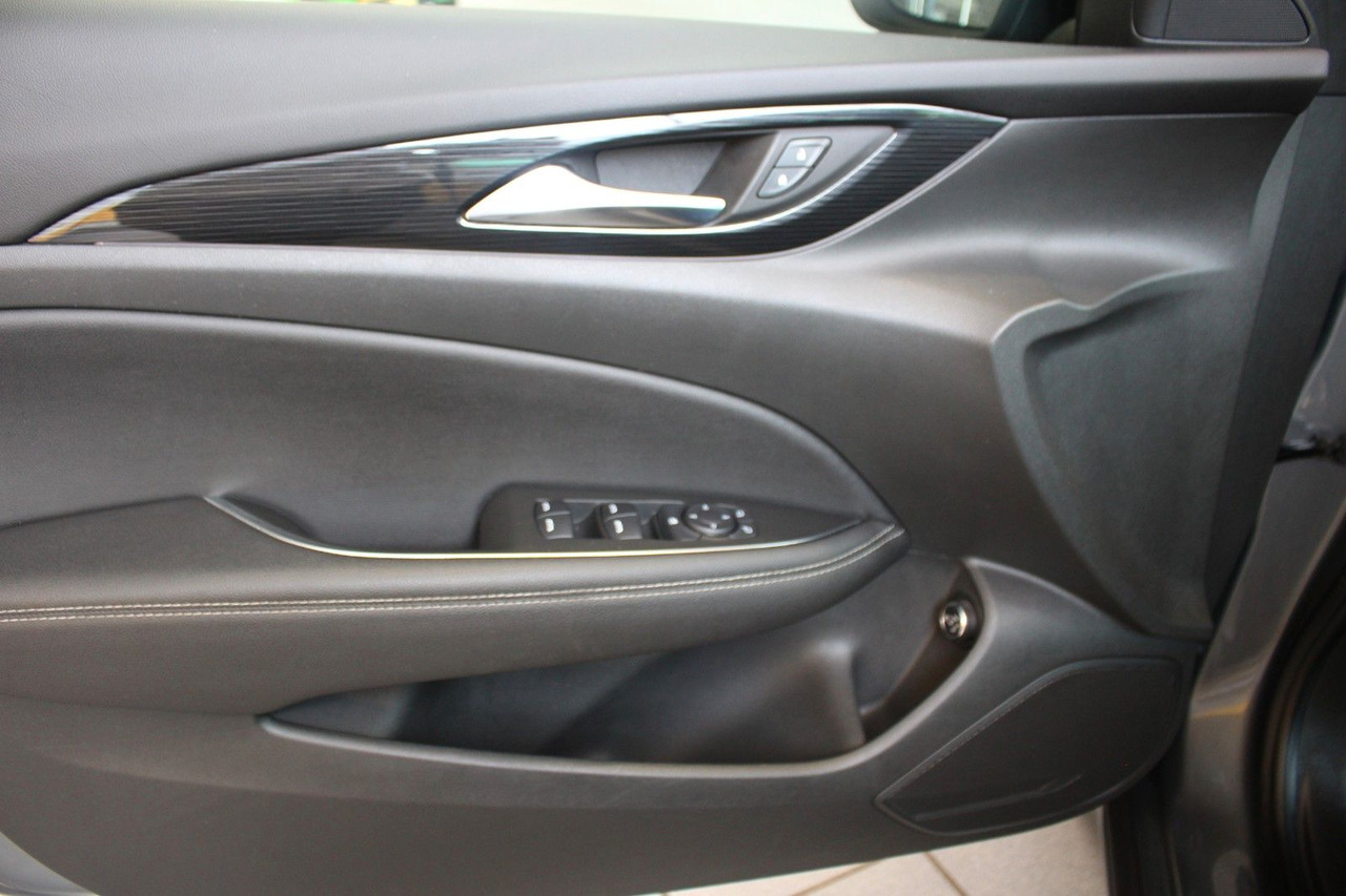 Coche Opel Insignia B Sports Tourer Ultimate 4x4 OPC AHK: foto 15