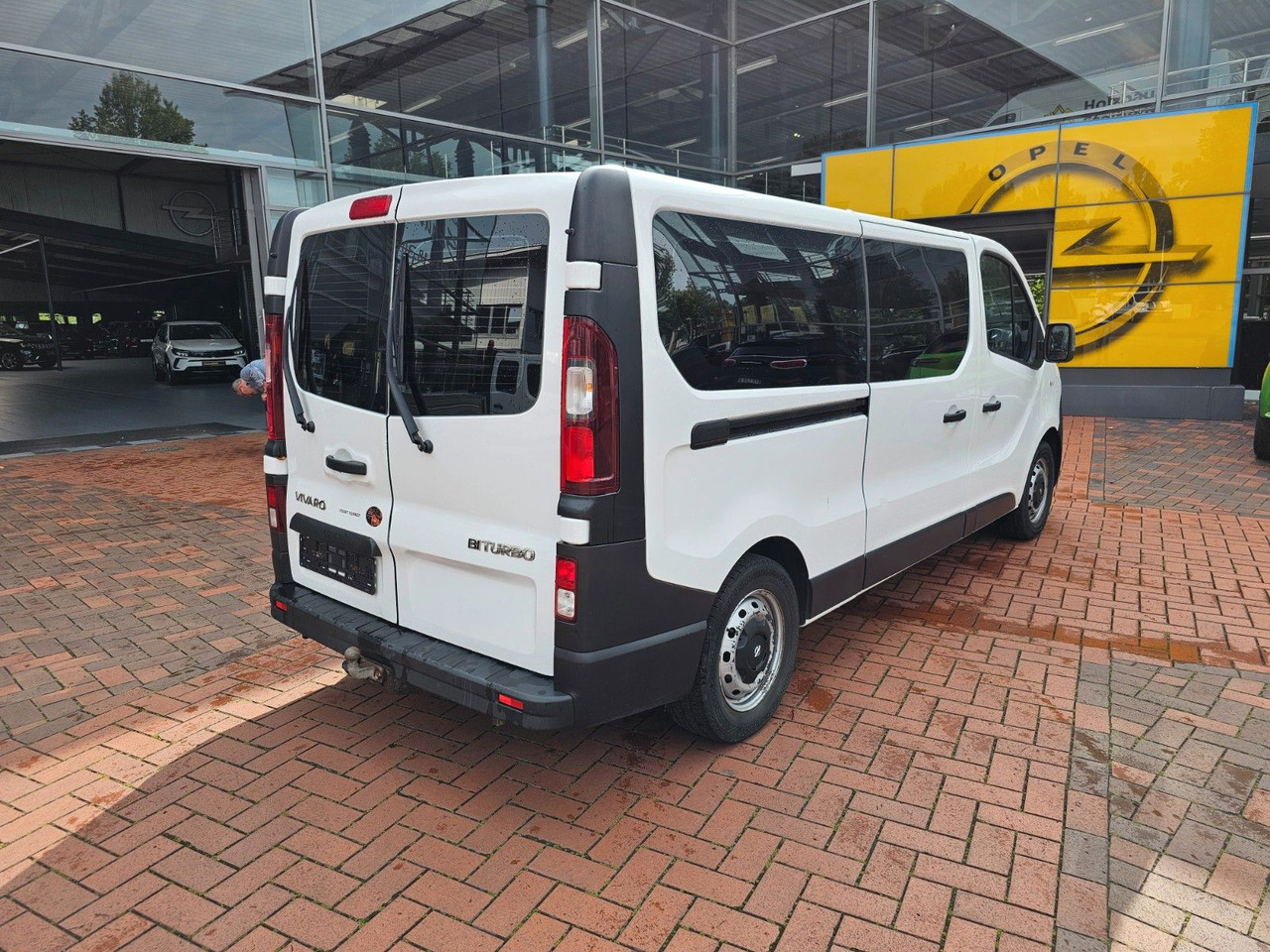 Opel Vivaro B Combi Bus L2H1 2,9t AHK - Furgoneta de pasajeros: foto 4 Opel Vivaro B Combi Bus L2H1 2,9t AHK - Furgoneta de pasajeros: foto 4