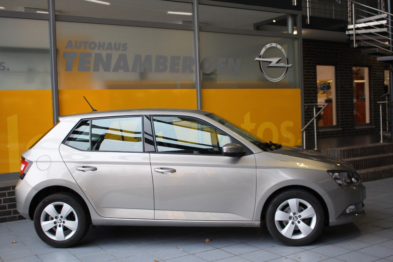 Skoda Fabia Ambition Klima Tempomat Bluetooth - Sedan: foto 3 Skoda Fabia Ambition Klima Tempomat Bluetooth - Sedan: foto 3
