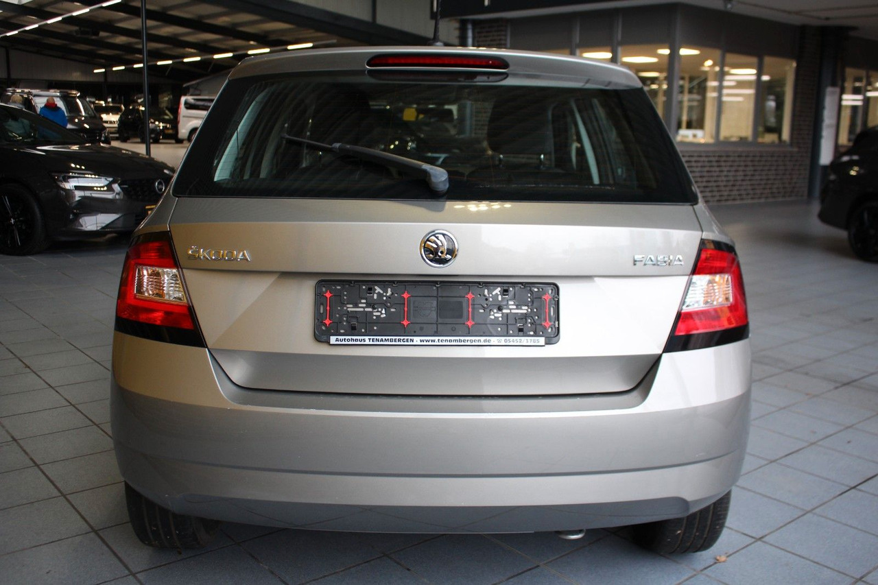 Skoda Fabia Ambition Klima Tempomat Bluetooth - Sedan: foto 5 Skoda Fabia Ambition Klima Tempomat Bluetooth - Sedan: foto 5