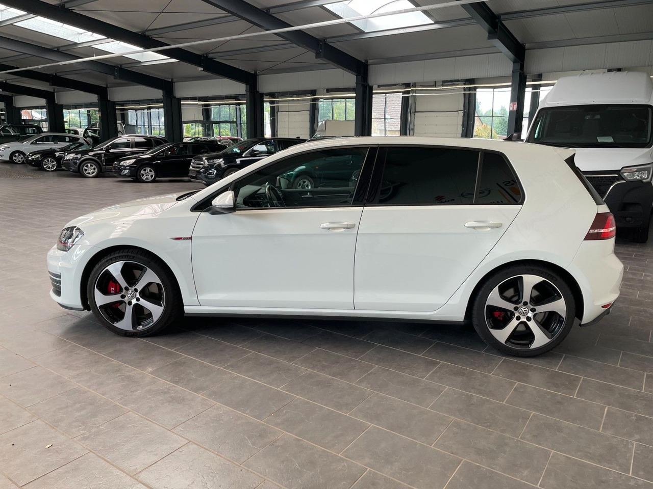 Volkswagen Golf VII GTI Performance BMT /Alu -Winterreifen - Sedan: foto 5 Volkswagen Golf VII GTI Performance BMT /Alu -Winterreifen - Sedan: foto 5
