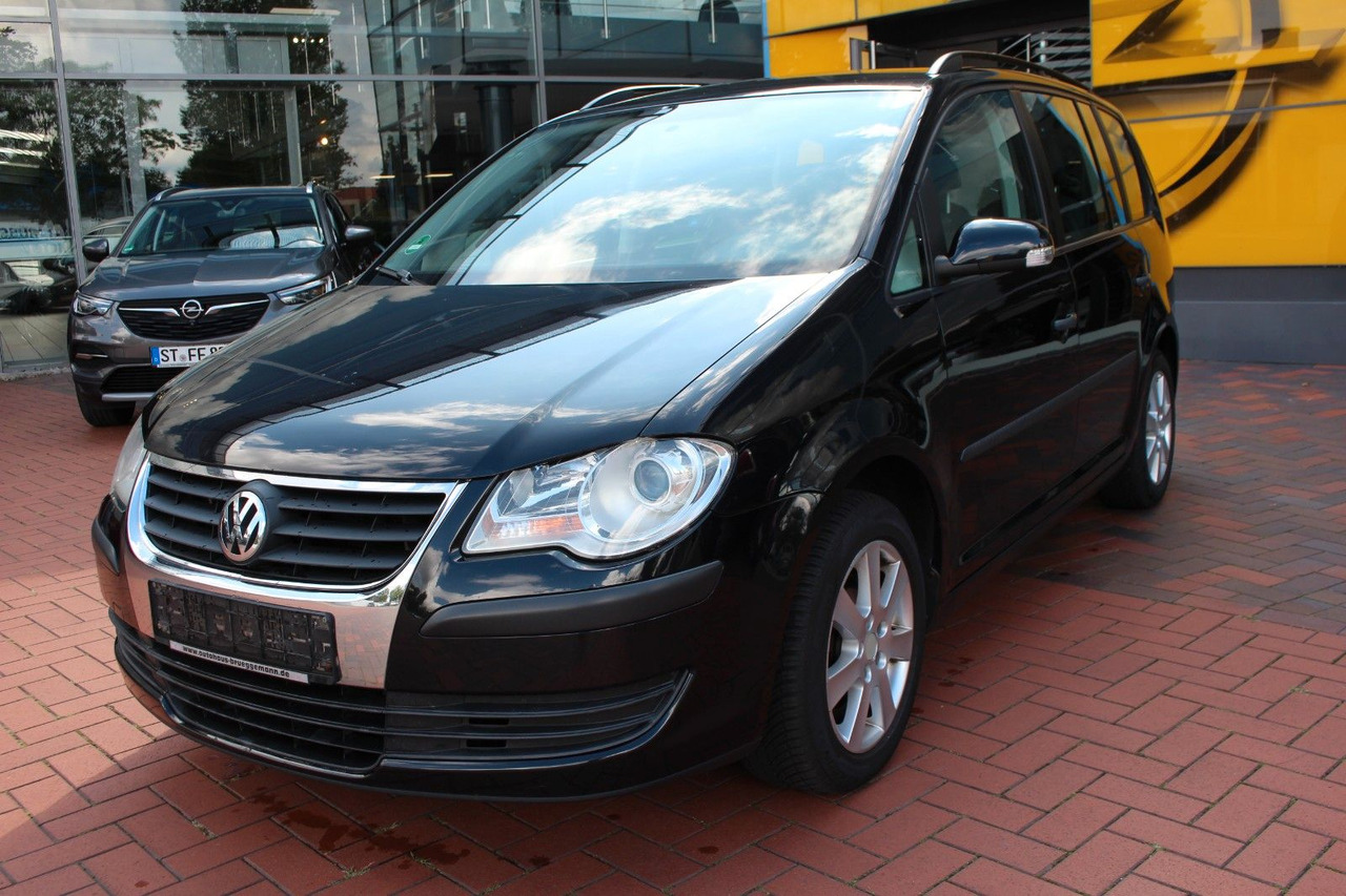 Volkswagen Touran Conceptline AHK 7 Sitze - Furgoneta de pasajeros: foto 2 Volkswagen Touran Conceptline AHK 7 Sitze - Furgoneta de pasajeros: foto 2