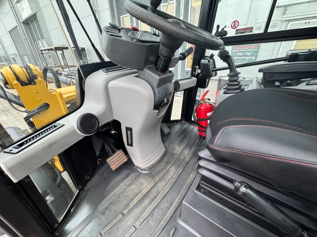 Cargadora de ruedas CAT 906M 35 km/h: foto 24
