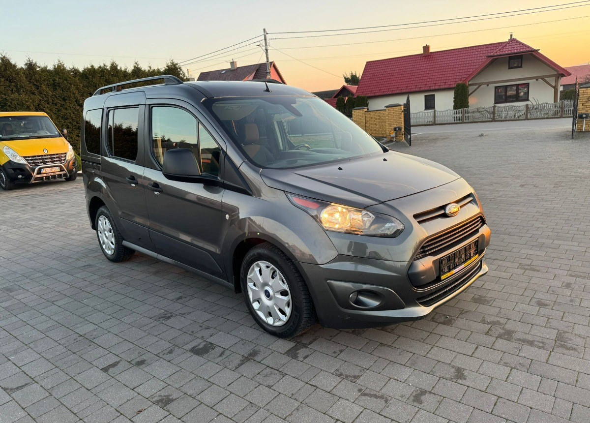 Ford Tourneo Connect Bogato doposażony I Lakier 100 Bezwypadkowy - Minibús, Furgoneta de pasajeros: foto 4 Ford Tourneo Connect Bogato doposażony I Lakier 100 Bezwypadkowy - Minibús, Furgoneta de pasajeros: foto 4