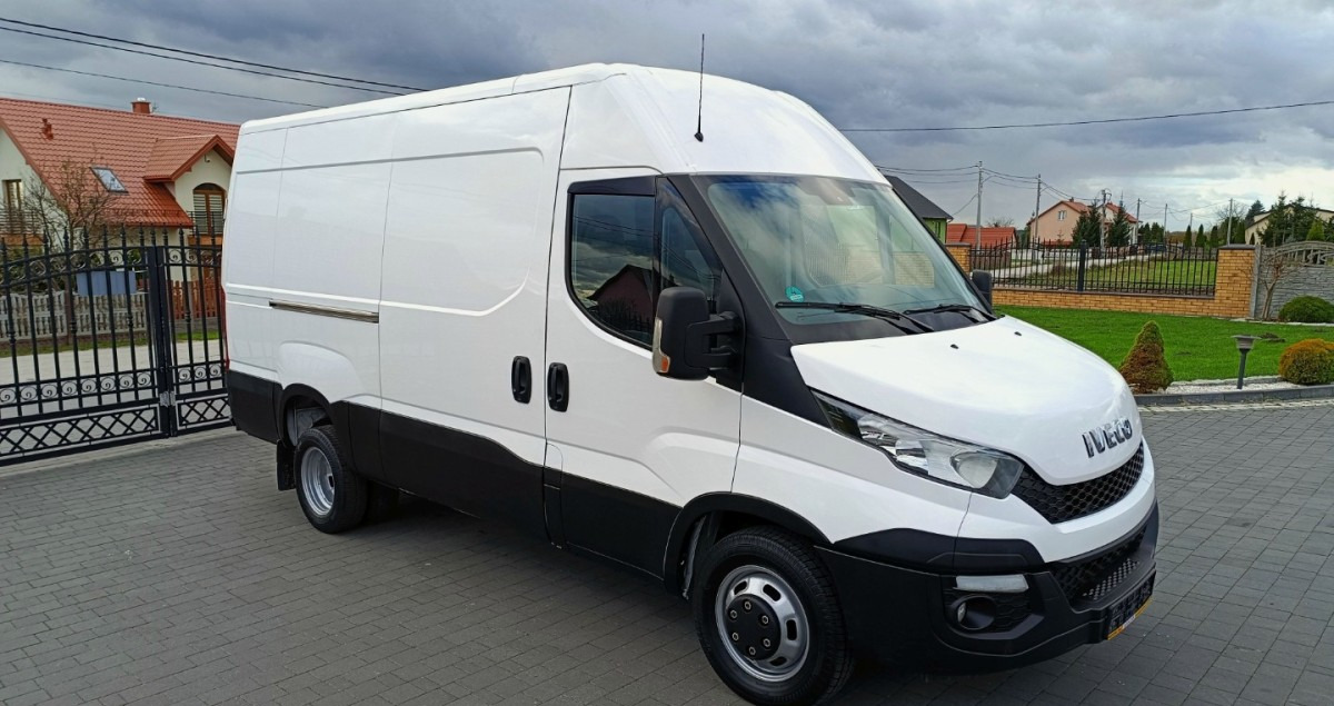 Iveco Daily 35C13 Blaszak L3H2 na bliźniakach VAT 23 - Furgón: foto 3 Iveco Daily 35C13 Blaszak L3H2 na bliźniakach VAT 23 - Furgón: foto 3