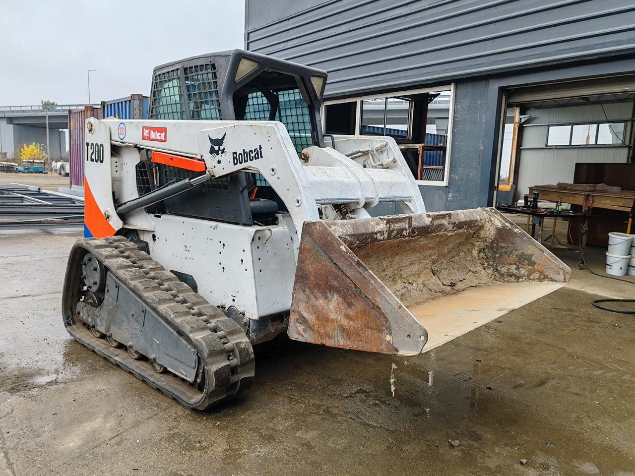 BOBCAT T200 - Minicargadora de cadenas: foto 1 BOBCAT T200 - Minicargadora de cadenas: foto 1